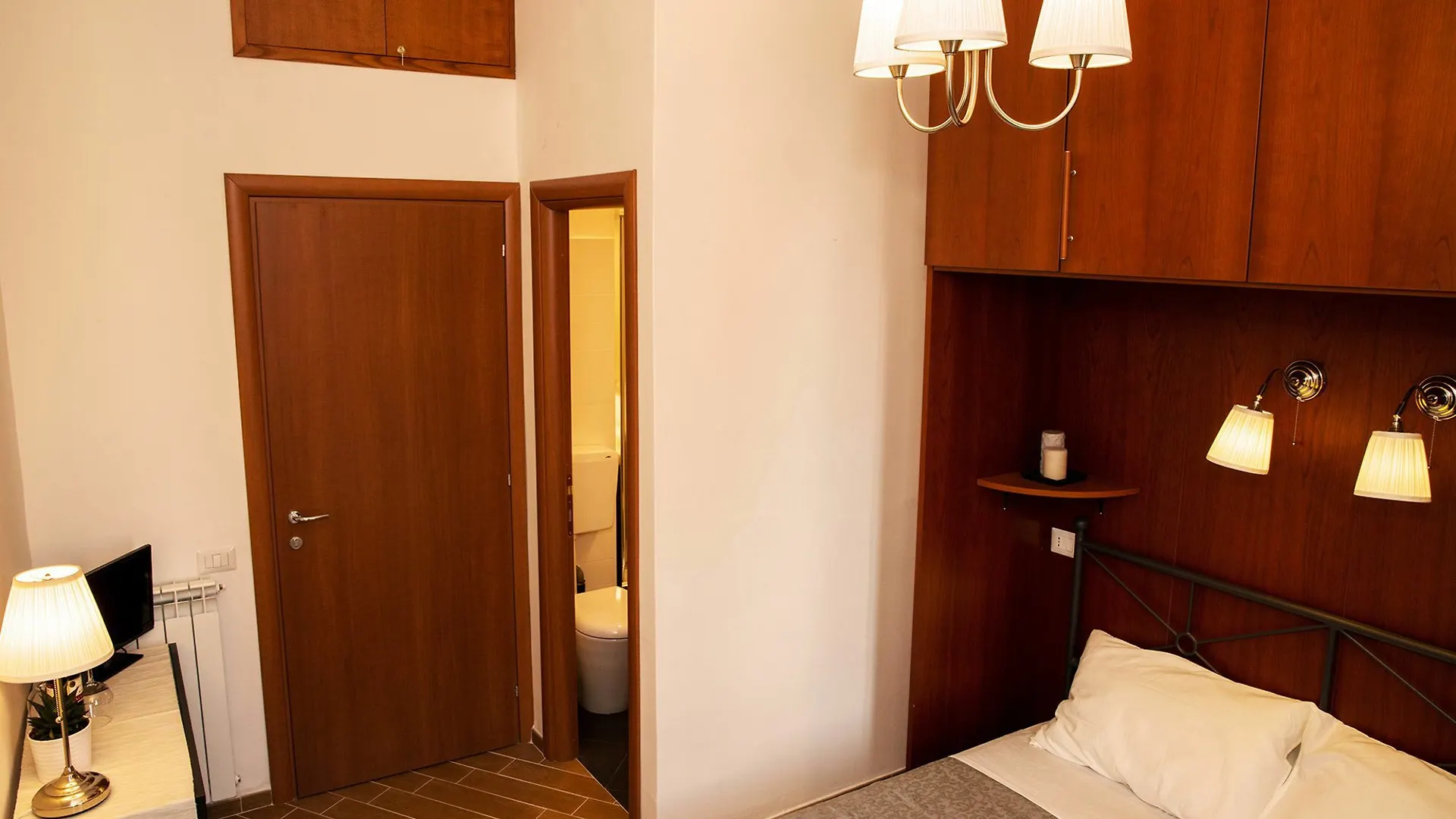 Miclad Colosseum Guest House Bed & Breakfast Rome
